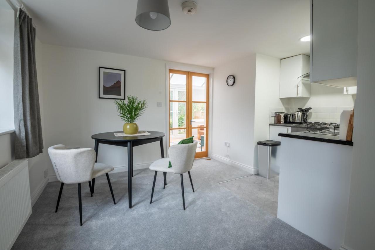 Bristol Short Stays - Amazing Redland Flat! Free Parking Екстер'єр фото